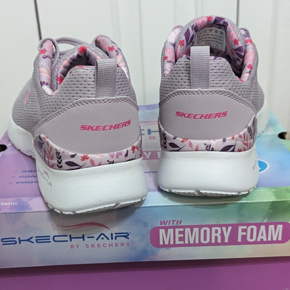 Skech- Air Dynamight Sneakers - Picture 11 of 12
